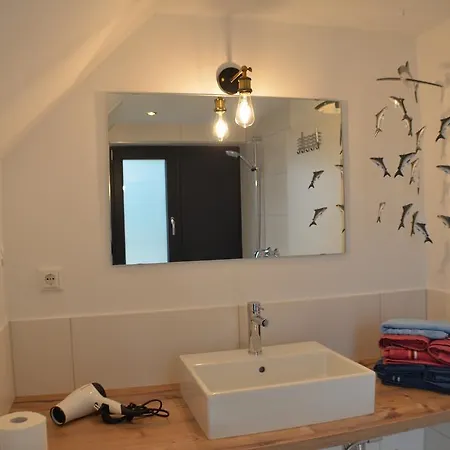White Pearl Apartment